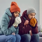 Κάντε το πριν από την περίοδο θέρμανσης, ώστε να μην χάνετε θερμότητα μέσω των παραθύρων και των θυρών. 1761324369_-.webp.webp