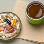 Βρείτε άλλη ώρα γι' αυτές: 4 βιταμίνες που δεν πρέπει ποτέ να αναμειγνύετε με καφέ 1761658118_-4-.webp.webp